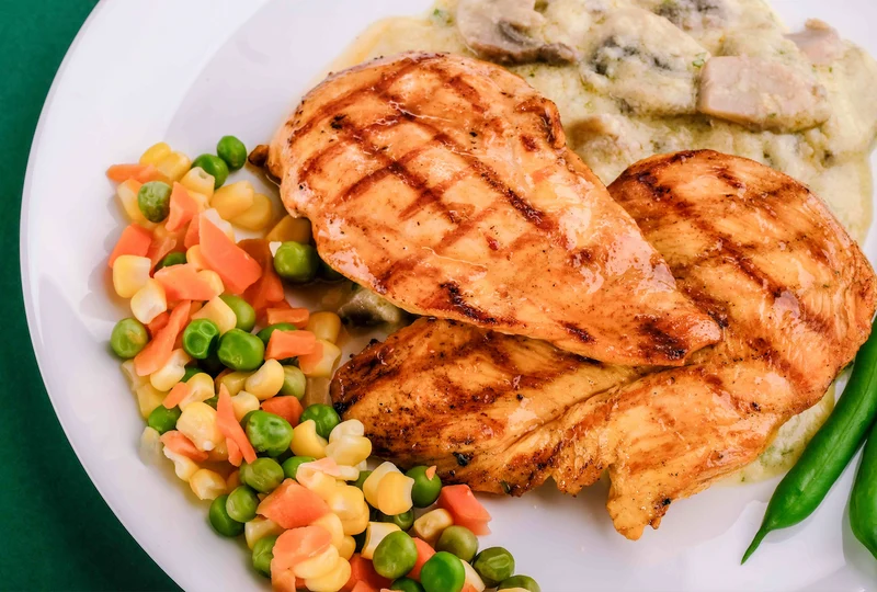 Fully Cooked Roasted Halal Chicken Breast, 1.62kg