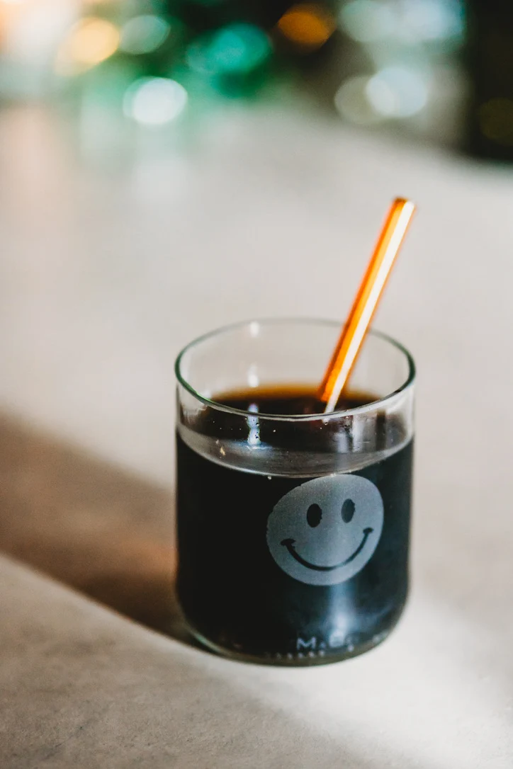 Smile & Drink 😉 Trink Glas mit Lasergravur - das freundliche Glas
