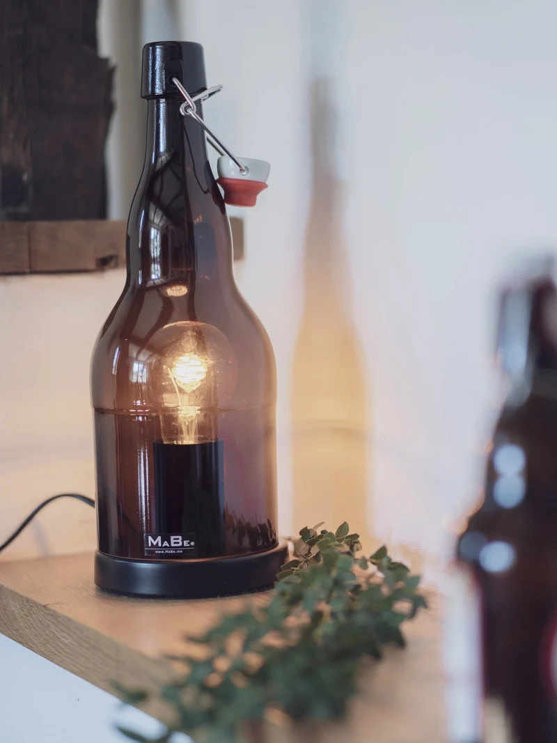 Bier TischLampe + WINDLICHT 2 in1 - Big Bottle in oliv
