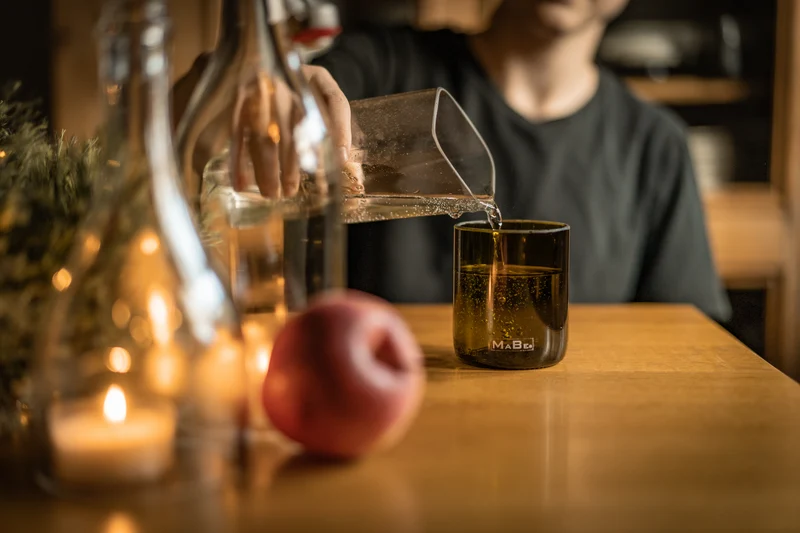 Trink Glas - Upcycling aus der dt. Weinflasche - witzig & ecofriendly - B2B