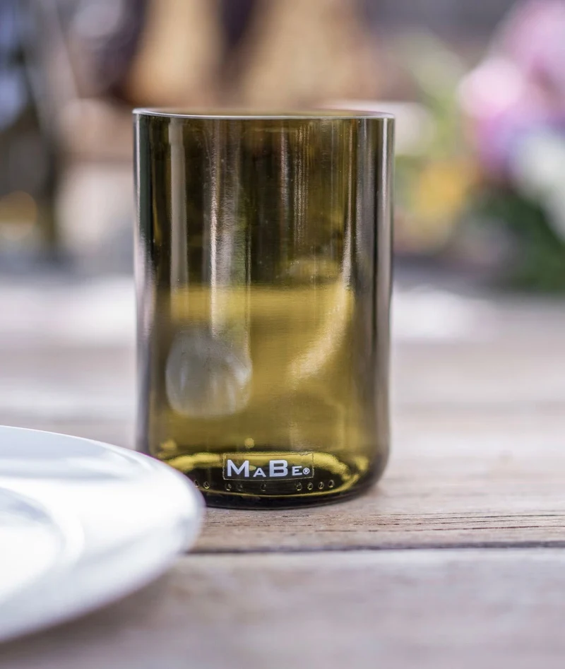 Trink Glas Weinflasche - Cheers, auf die Nachhaltigkeit - aus der 1l Weinflasche - B2B