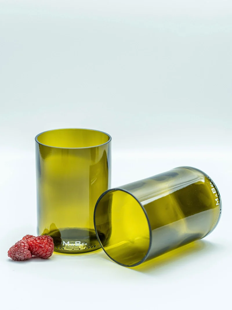 Trink Glas Weinflasche - Cheers, auf die Nachhaltigkeit - aus der 1l Weinflasche - B2B