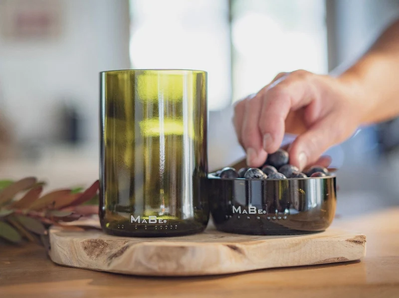 Trink Glas Weinflasche - Cheers, auf die Nachhaltigkeit - aus der 1l Weinflasche - B2B