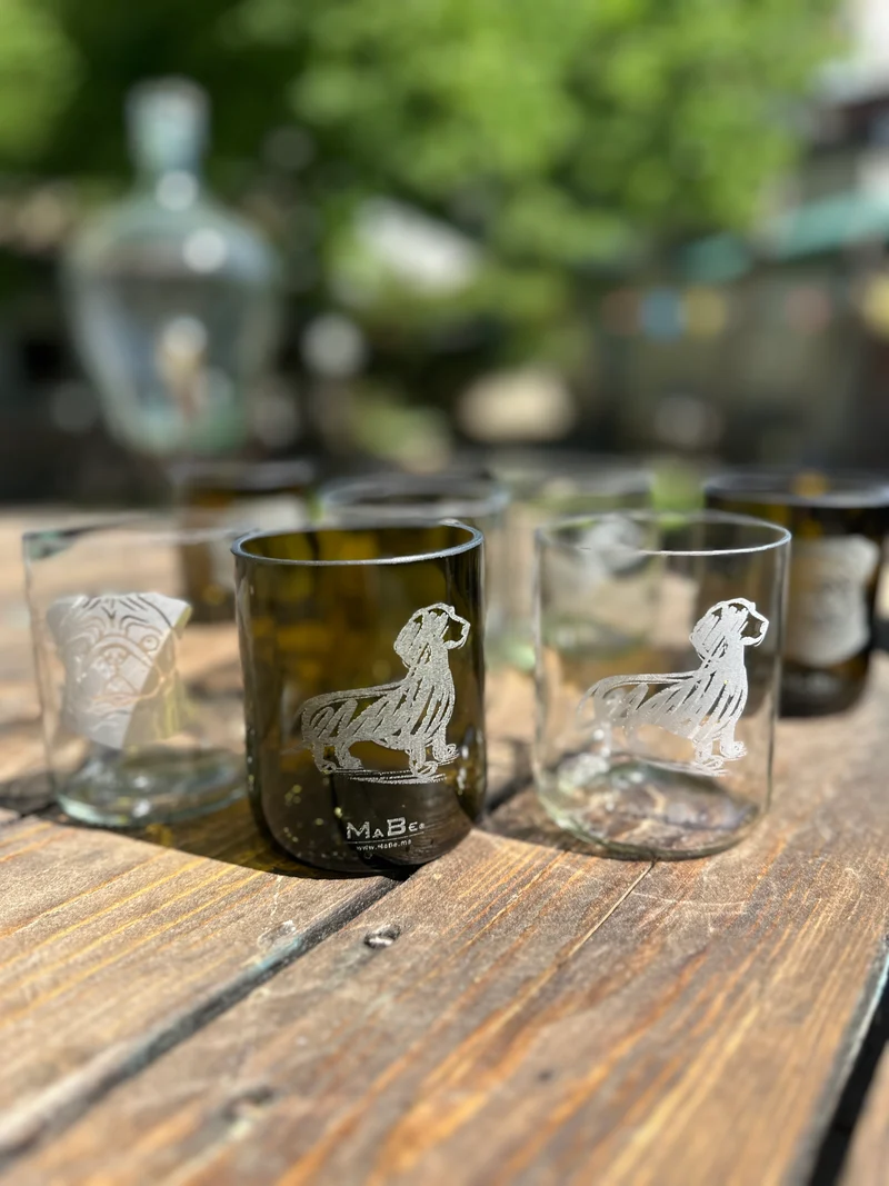 Dackel auf dem Glas - Lasergravur 🐶 witziges Glas für die Dachshund Gemeinde
