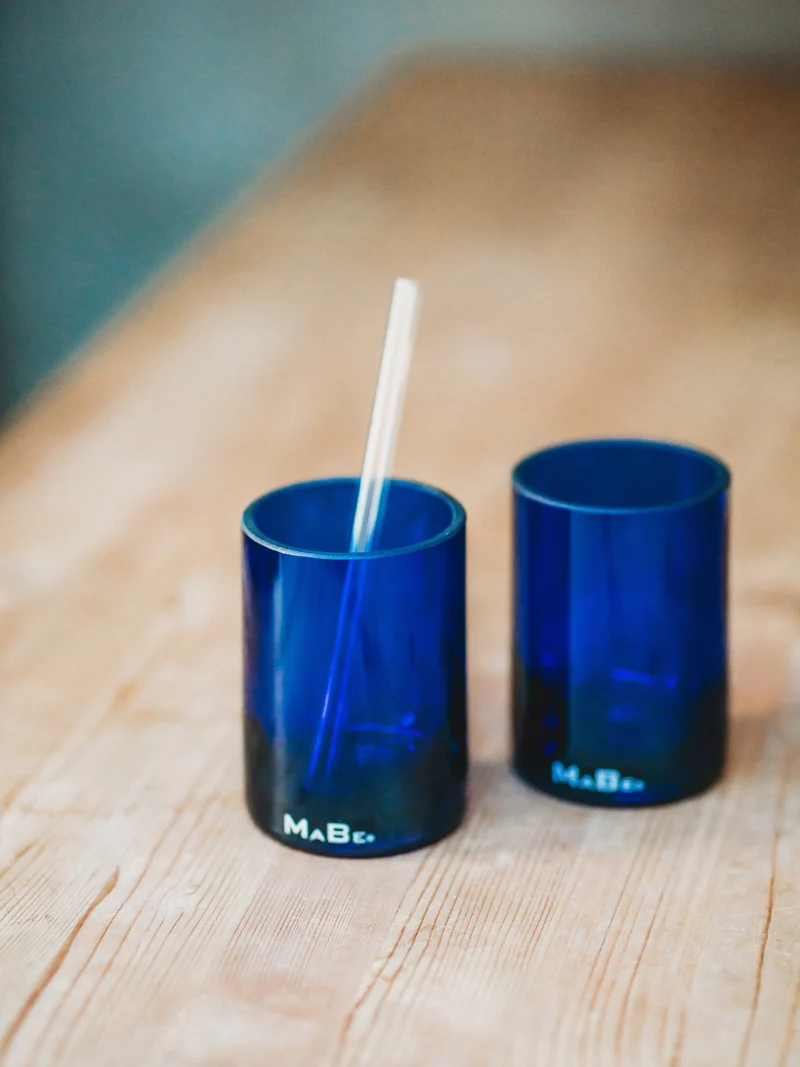 Blaues Trinkglas 💙 colorful kitchen - schwerer Boden