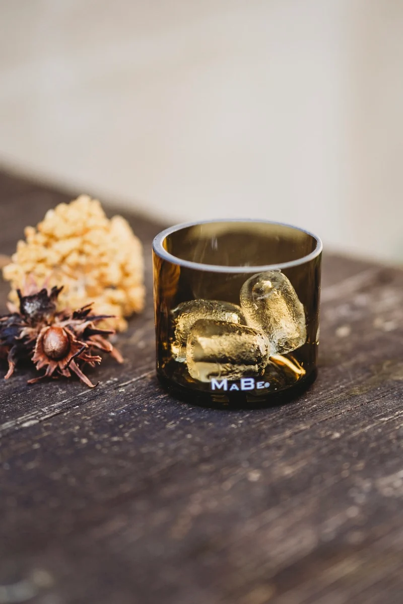 Whisky Glas - in rauchgrau aus dem Unterteil der schottischen Single Malt Faslche