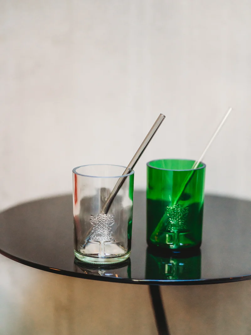Becher oder Glas aus der grünen Ginflasche 💚 coole & nachhaltige Geschenkidee