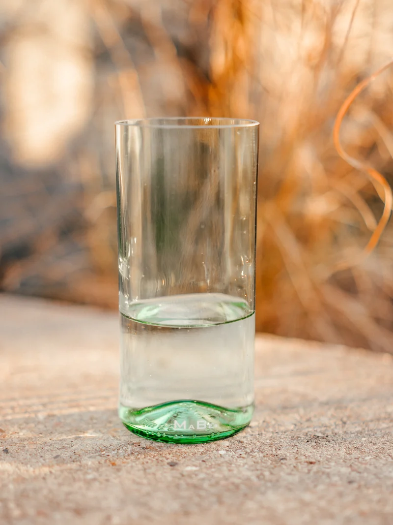 Trink Glas Weinflasche - Cheers, auf die Nachhaltigkeit - aus der 1l Weinflasche