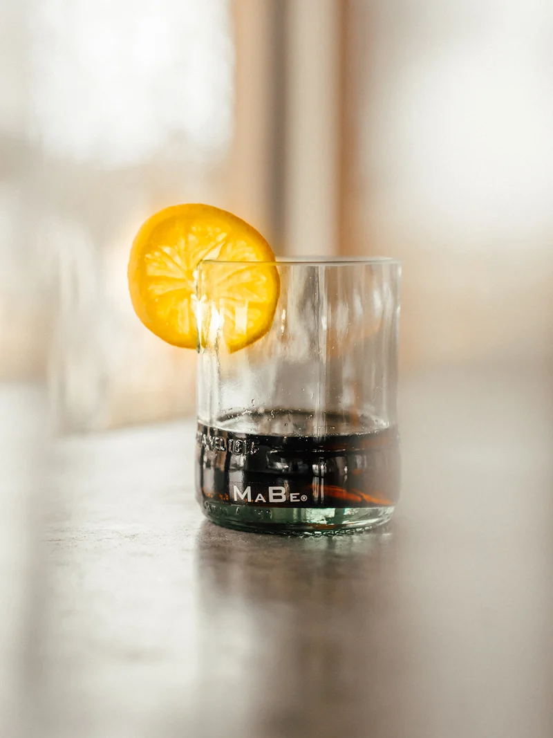 Digestif Glas - cooles Upcycling aus der leergetrunkenen Kräuter Flasche