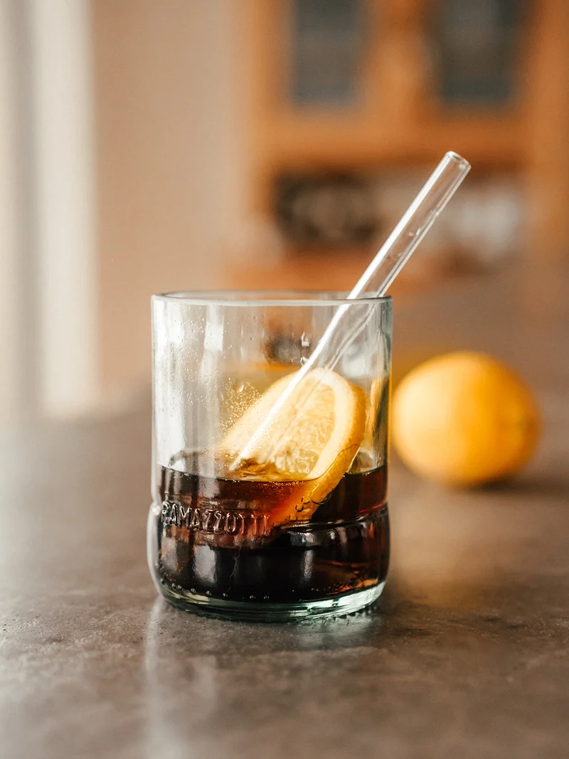 Digestif Glas - cooles Upcycling aus der leergetrunkenen Kräuter Flasche