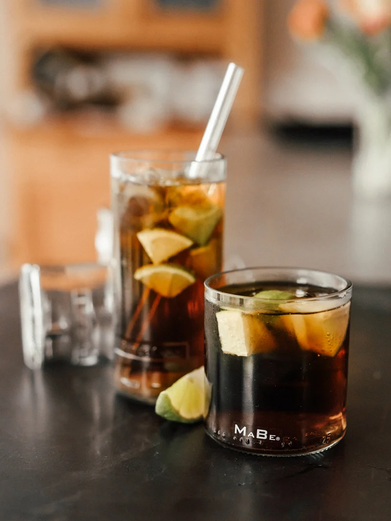 Glas gefertigt aus einer leeren Rum Flasche - Geschenke Tipp - witzig & cool