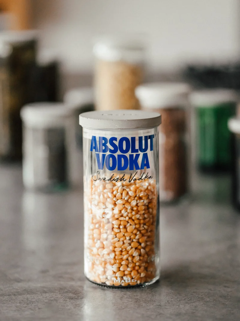 Vorratsglas aus der Wodka Flasche - urban product - Zukunftstrend Upcycling